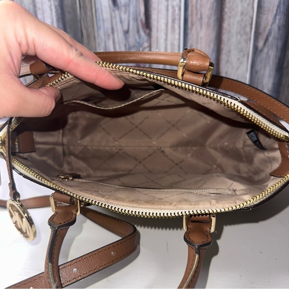 |EUC| MICHAEL KORS Sierra Vanilla Medium Leather Multi-Way Satchel - Picture 8 of 10